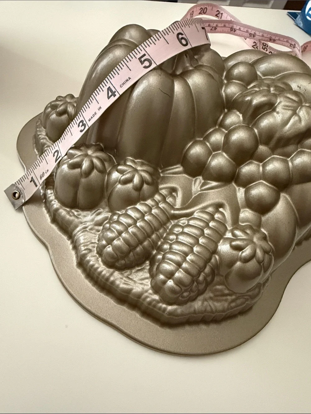 2010 Retired Nordic Ware 10 Cup Cornucopia (Horn of Plenty) Cast Aluminum Pan